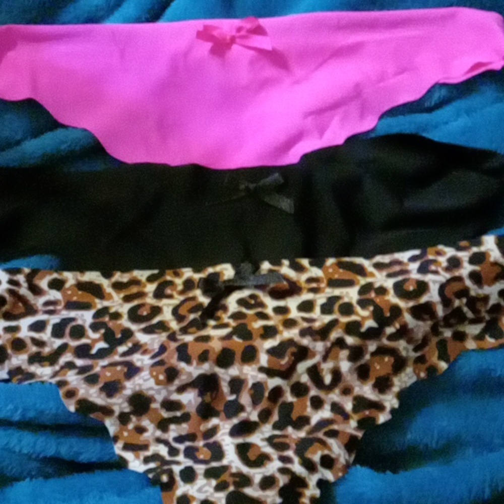 Shein 3 pack panty set pink, black, and leopard print. Size large